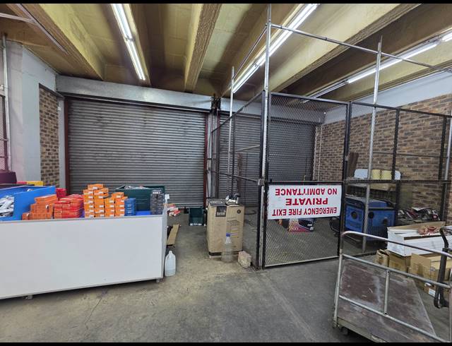 3,434M² WAREHOUSE FOR SALE IN AMALGAM